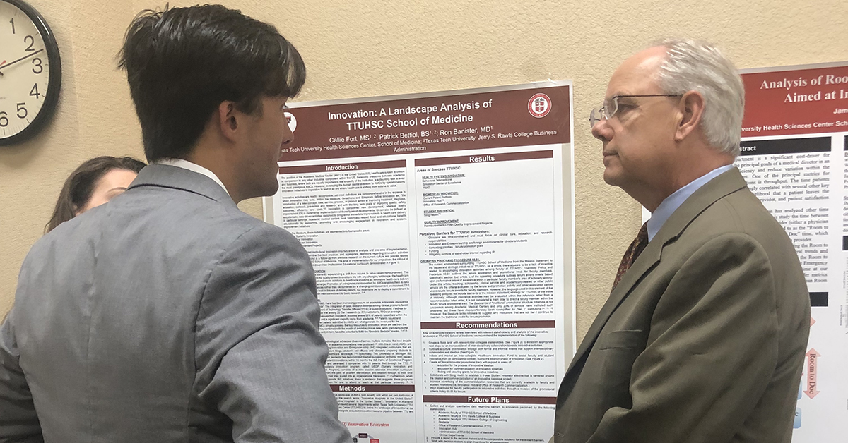 MD/MBA student presents poster