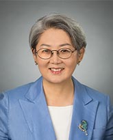 Sue Ann Lee headshot