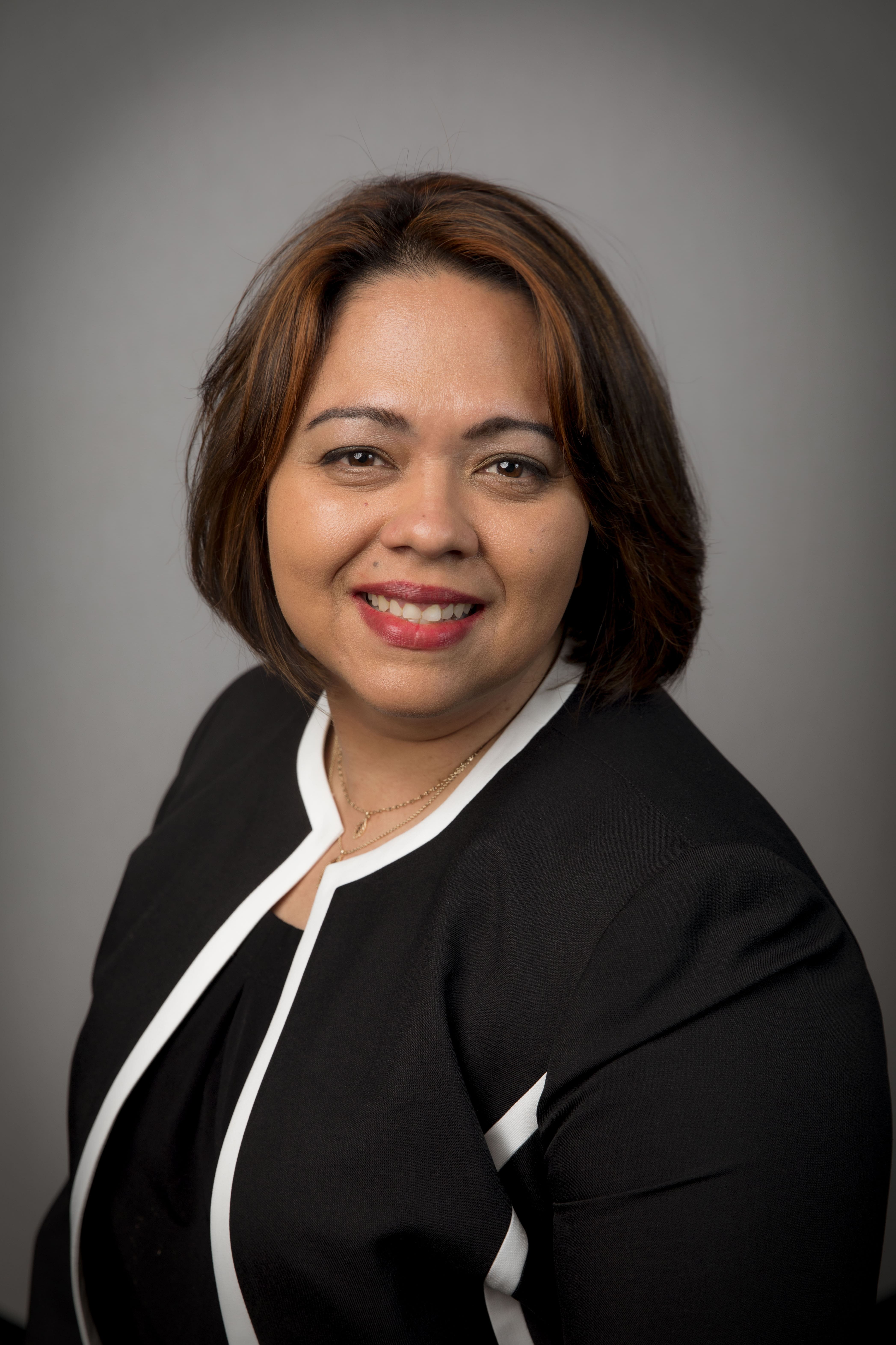 Sharilyn Almodovar headshot