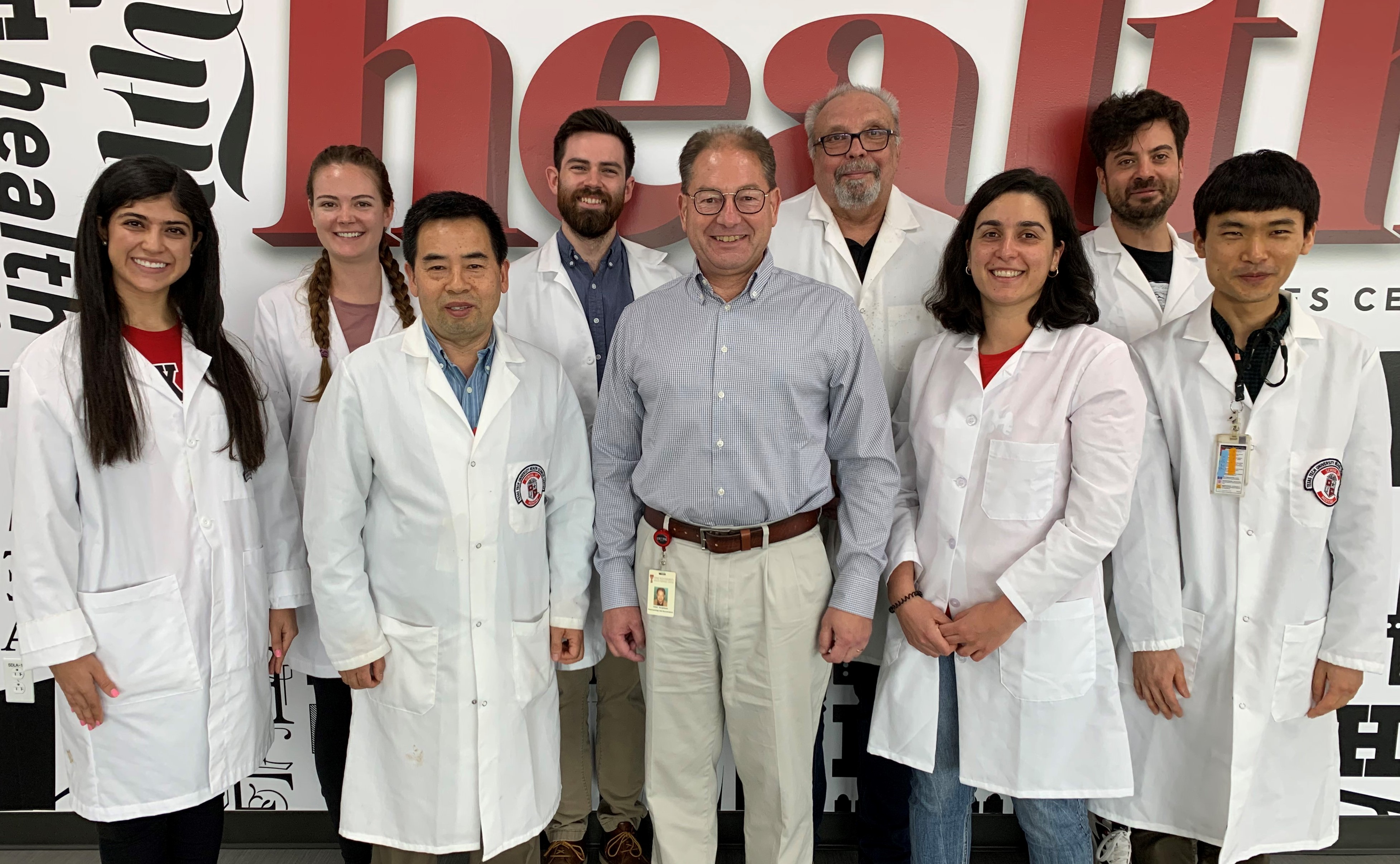 Photo of Dr. Neugebauer's lab group